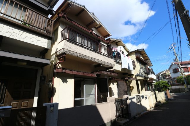 山手5丁目戸建の外観