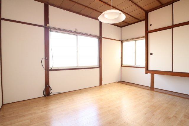 山手5丁目戸建の寝室