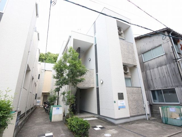福岡市博多区千代１丁目のアパートの外観