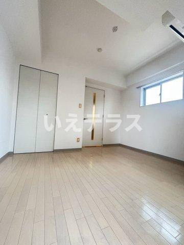 ロイスグラン神戸下沢通の居間・リビング