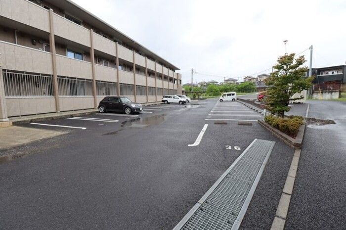 シェグラヴェートの駐車場