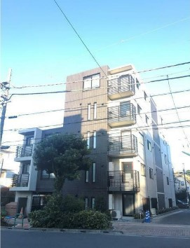 【外観】 | ウェルスクエアイズム高円寺 | 鉄筋コンクリート造のがっちりとした建物。