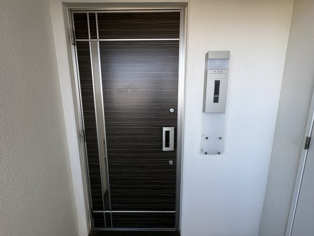 プレサンスロジェ西崎レーヴタワーの玄関|落ち着いた玄関です