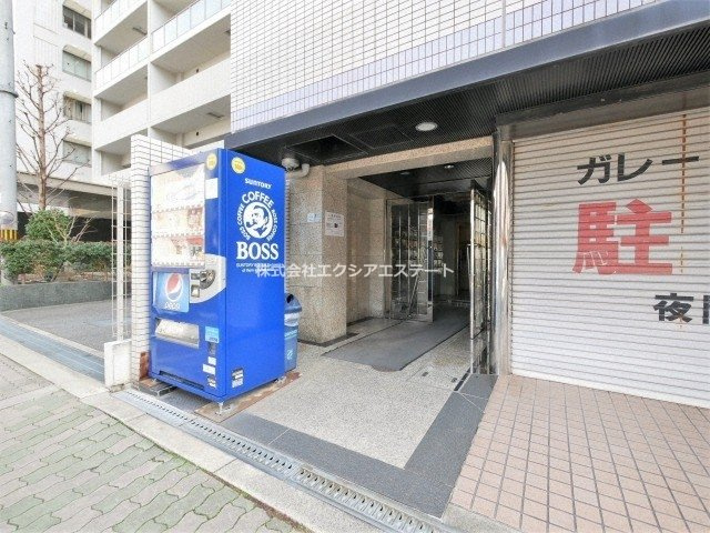 サンプラザ上汐のエントランス