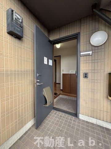 サンビレッジ七番館のエントランス