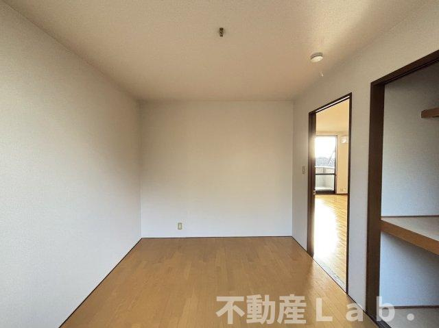 サンビレッジ七番館の洋室