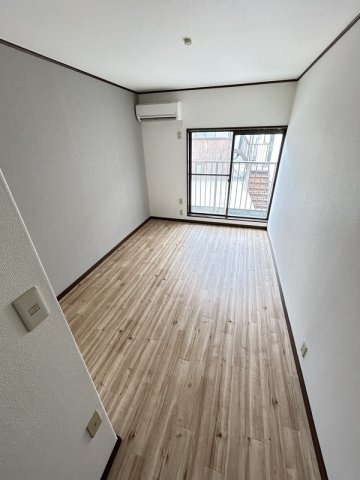 姫路市宮上町２丁目の賃貸マンションの居間・リビング