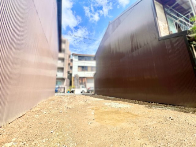 【前面道路含む現地写真】の画像