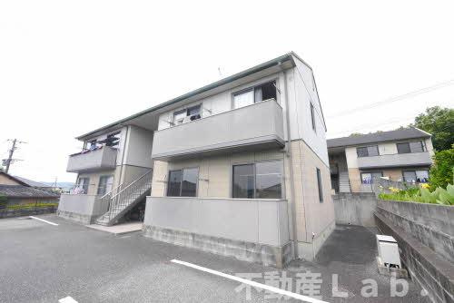 サンビレッジ八番館の外観