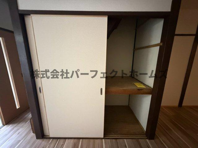 日新町テラスハウスの収納|ちょっとした収納スペースも充実しています