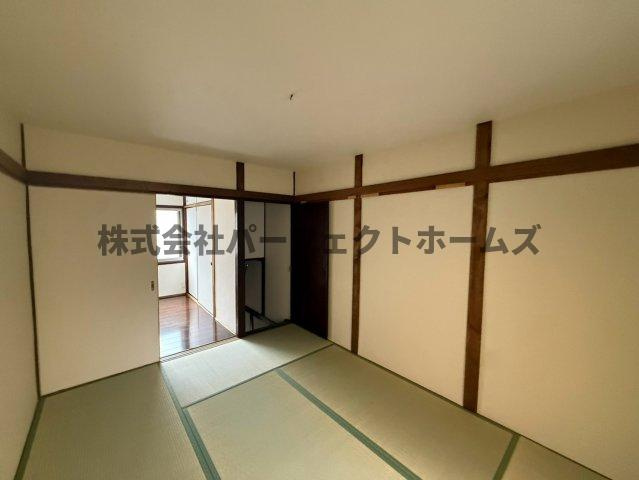 日新町テラスハウスの和室|フローリングだけでなく、和室もあります