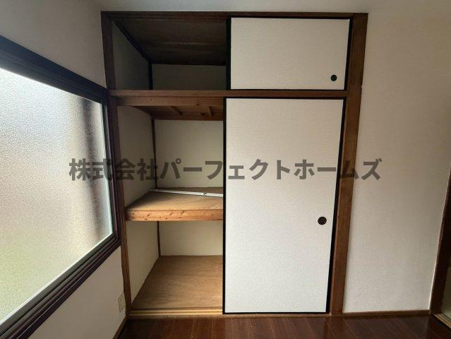 日新町テラスハウスの収納|たっぷりとした収納スペースです