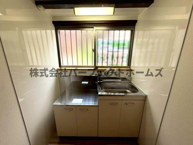 日新町テラスハウスのキッチン|使いやすいキッチンです
