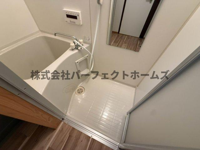 日新町テラスハウスの浴室|落ち着いた空間のお風呂です
