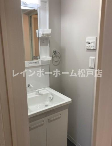 Klavier仲介手数料（賃料の1.10ヵ月）の50％OFF対象物件！の洗面所|忙しい朝には欠かせない洗面所です