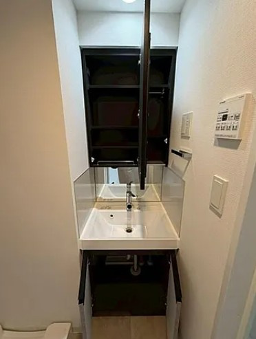 クレストコート南長崎の独立洗面台