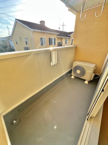 メルシー　ボンジョルネ　Ａ棟のバルコニー|暖かな日差しのふりそそぐバルコニー