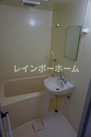 KOB 6の浴室