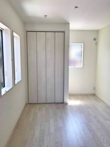 中古戸建　八木町八木東久保の洋室