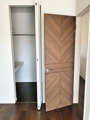 中古戸建　八木町八木東久保の洋室