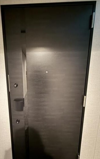クレストコート南長崎の玄関