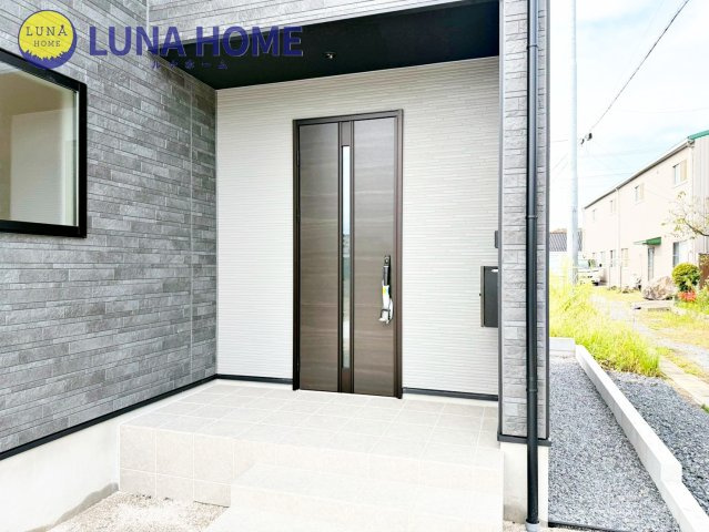 取手市宮和田15期　新築戸建　3号棟の玄関