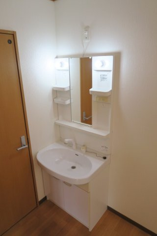 コーポオタテ C棟の独立洗面台