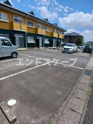 エルディム山口の駐車場|高崎、前橋のお部屋探しはエンドスケープまで！お客様の理想お聞かせ下さい♪
