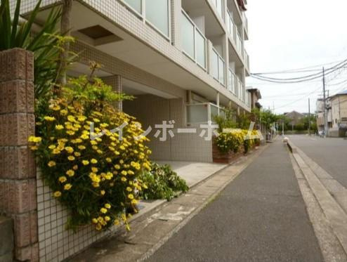 VISTA　COURT　MAIHAMAのエントランス