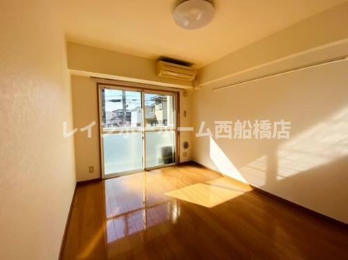 VISTA　COURT　MAIHAMAの居間・リビング