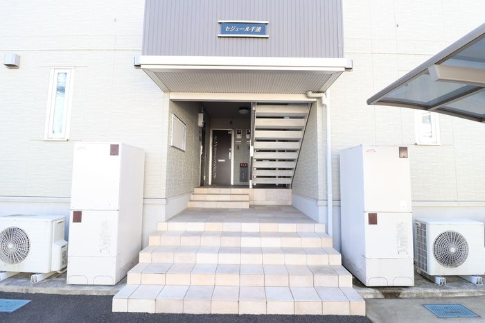 セジュール千波のエントランス
