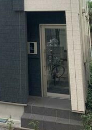 ル　シェール青木A棟のエントランス