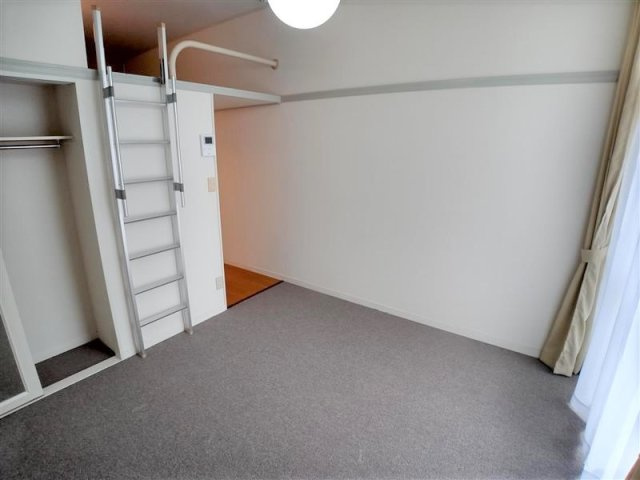 【寝室】 | レオパレスサンローズ