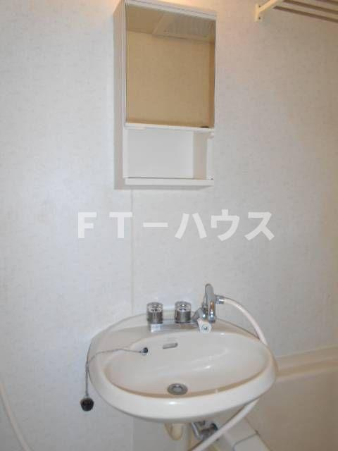 ホイザー鷹之台の洗面所