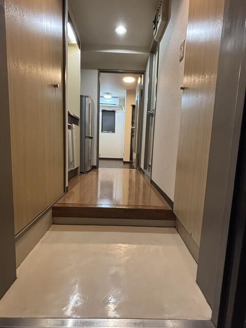 菱和パレス駒場東大前の玄関