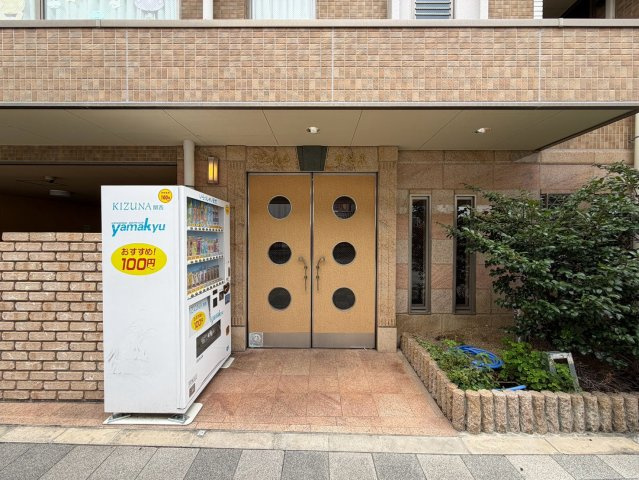 Celeb布施東のエントランス