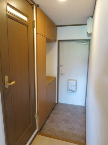 ラフィネタウン丸山東の玄関
