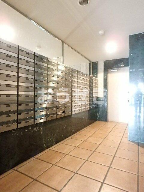 グランド・ガーラ横浜伊勢佐木町のロビー|メールBOX