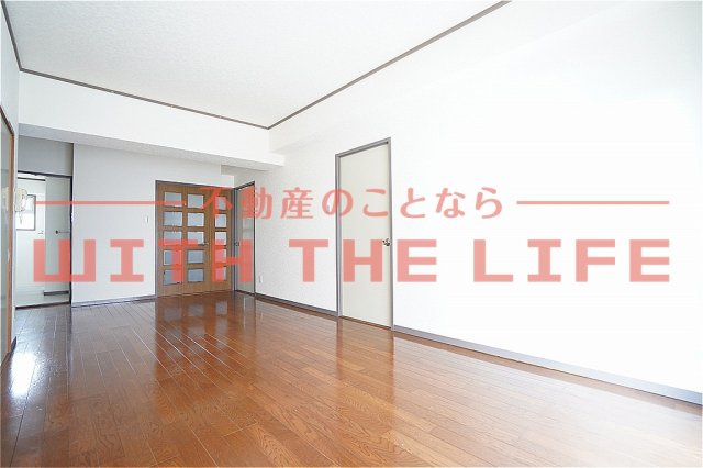 ラパスマンション諏訪野【キャッシュバック対象物件】の居間・リビング|使いやすいリビングです※現状優先