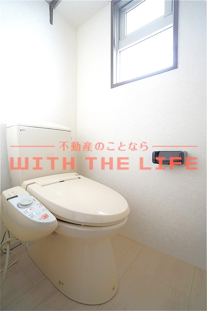 ラパスマンション諏訪野【キャッシュバック対象物件】のトイレ|ゆったりとした空間のトイレです※現状優先