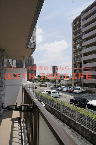 ラパスマンション諏訪野【キャッシュバック対象物件】のバルコニー|バルコニー付きです※現状優先
