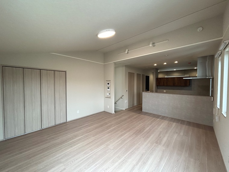 大宮戸建の居間・リビング|ゆったりとした居間です