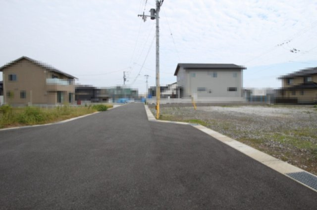 香南市野市町西野　建築条件付き　売土地　Ｆ-5区画（全37区画）の前面道路含む現地写真|【一方】北側　