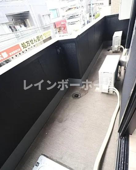 MAISON SA XVのバルコニー
