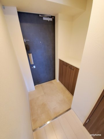 エストゥルースプラスサウス大阪　仲介手数料無料の玄関