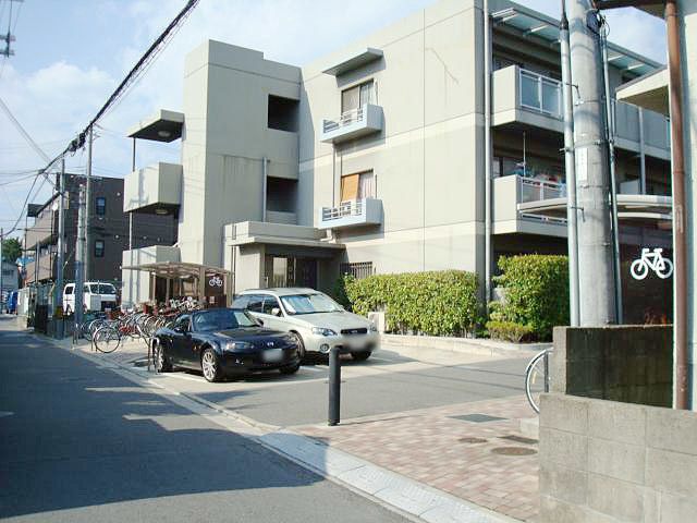 サニーコート江坂Ⅰの駐車場
