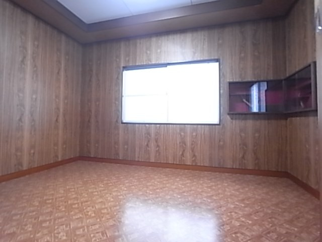 鈴蘭台北町戸建の居間・リビング