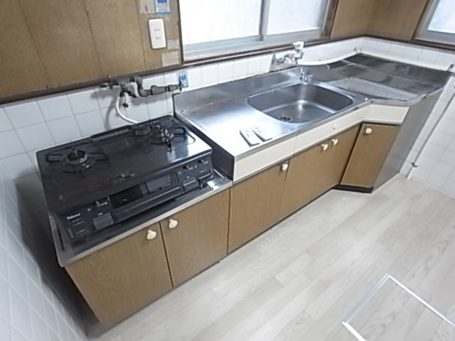 鈴蘭台北町戸建のキッチン