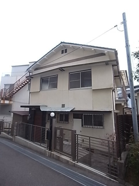 鈴蘭台北町戸建の外観