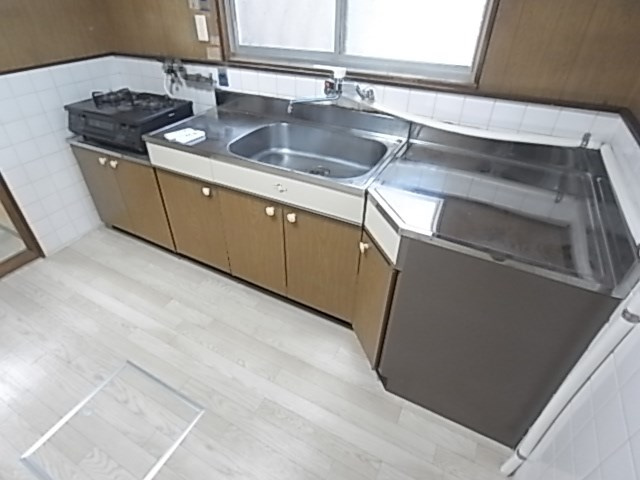 鈴蘭台北町戸建のキッチン